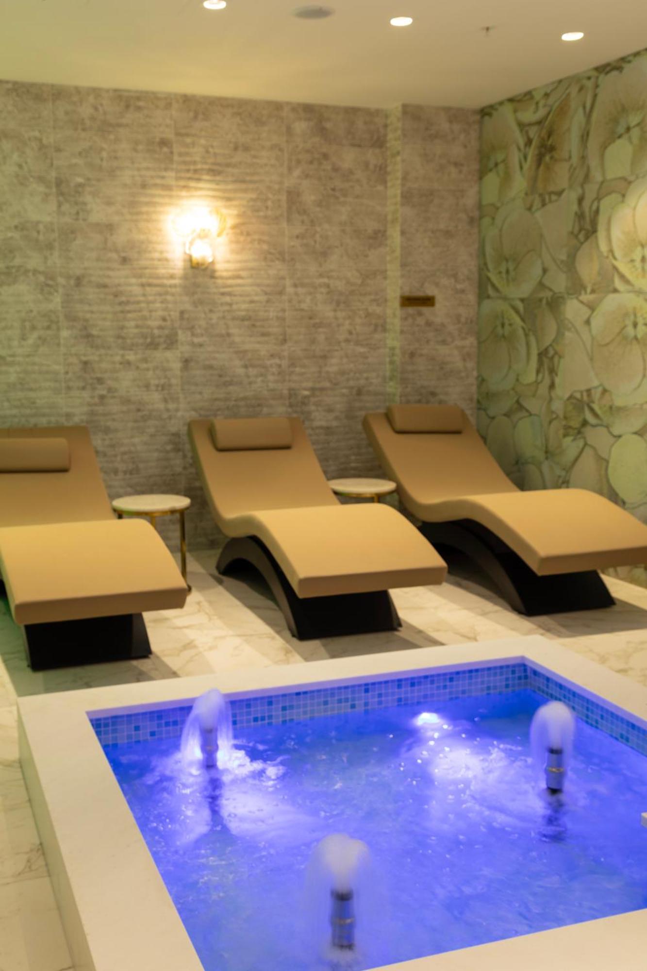 Hallmark Hotel & Spa Istanbul Exterior photo
