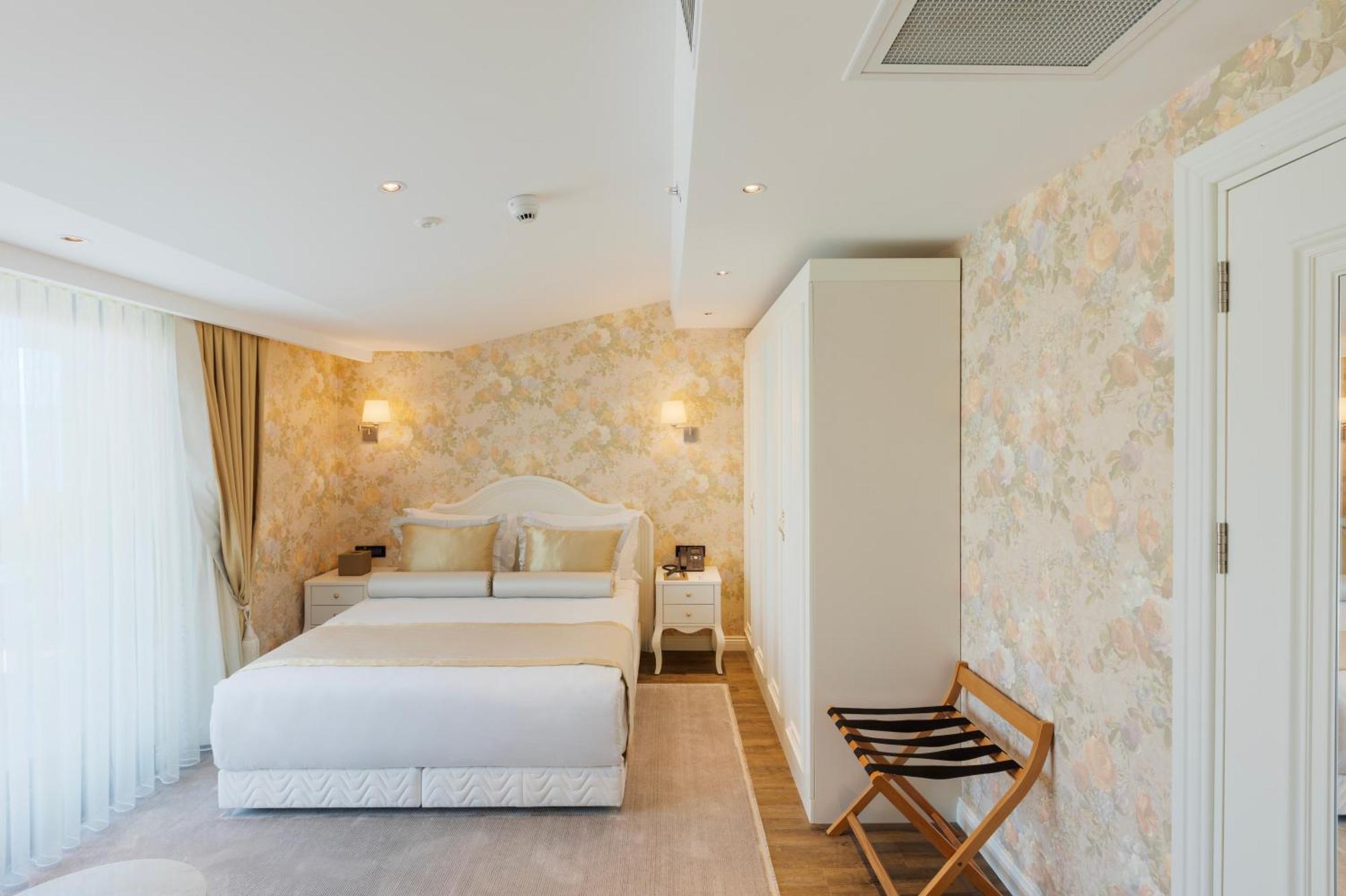 Hallmark Hotel & Spa Istanbul Exterior photo